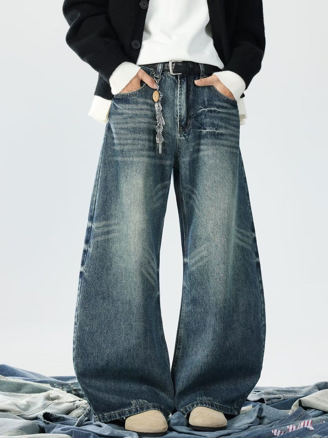 Men Wide Leg Mid-Rise Light Fade Jeans
