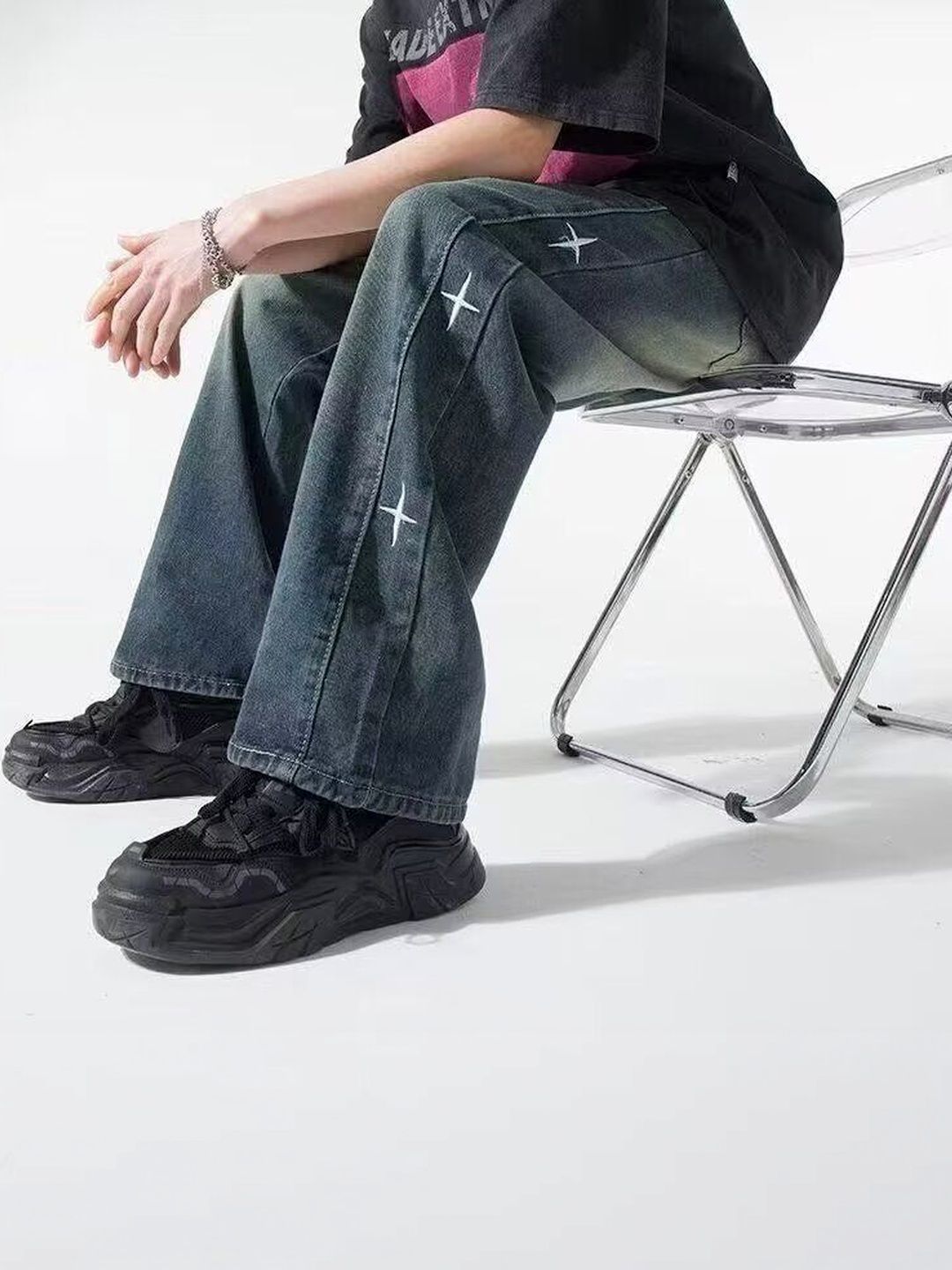 Men Wide Leg Mid-Rise Medium Fade Jeans