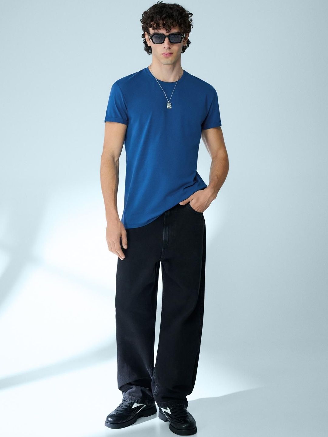 Short sleeve roll up T-shirt