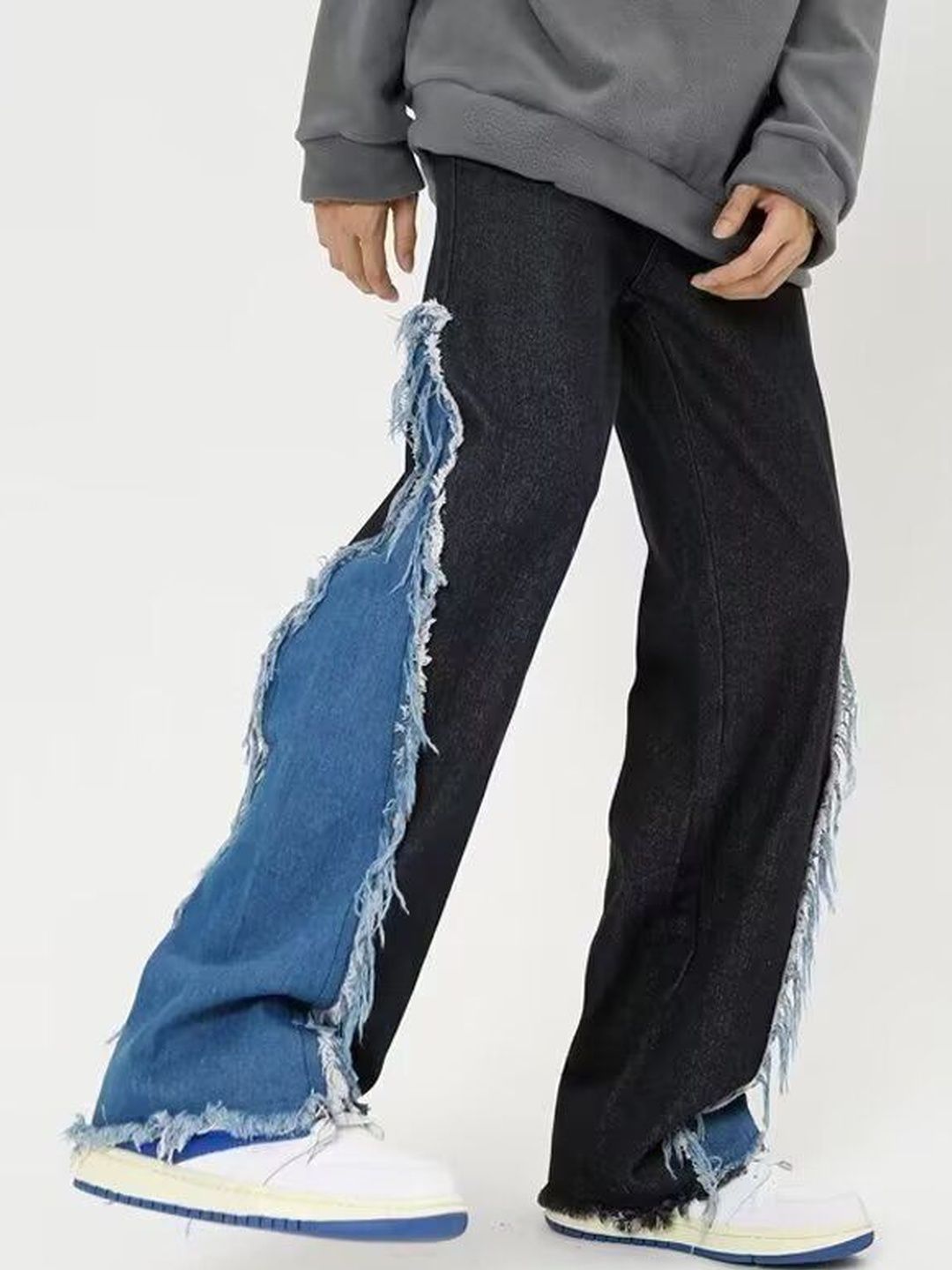 Men Relaxed Fit Mid-Rise Light Fade Colourblocked Jeans