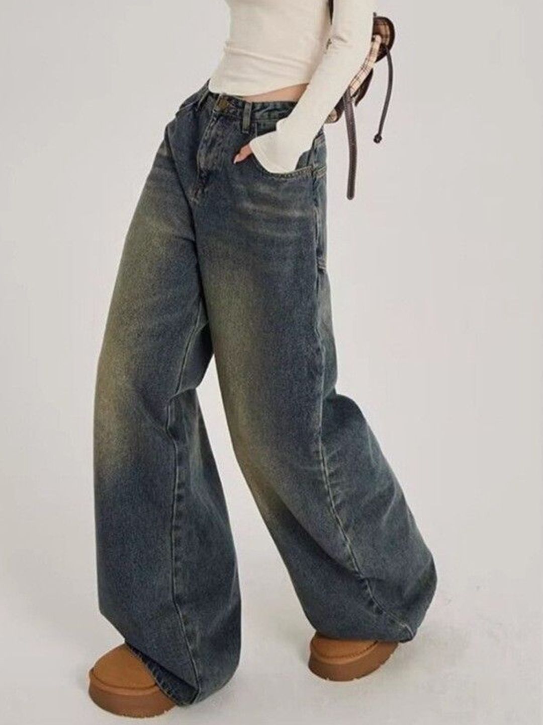 Women Baggy Fit Mid-Rise Medium Fade Jeans