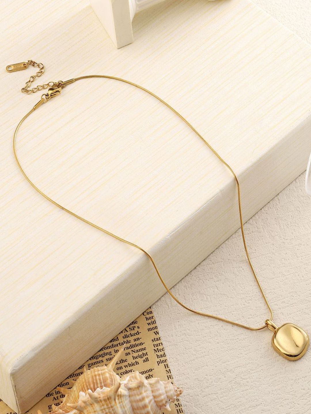 SALTY Stainless Steel Gold-Plated Square Shaped Textured Pendant With Chain