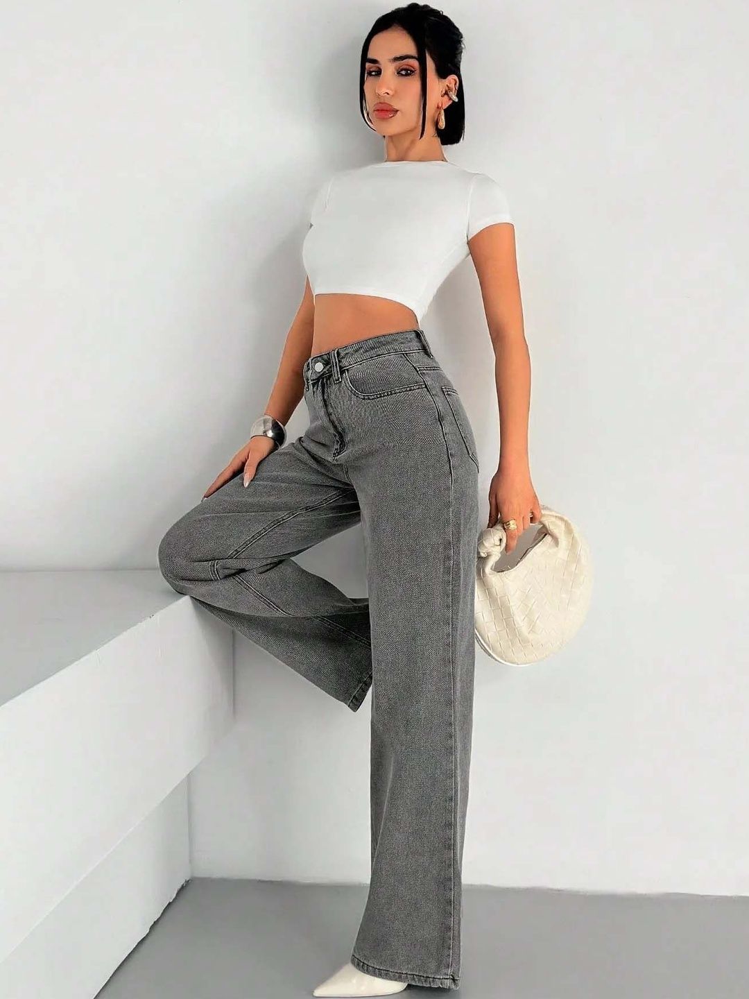 Women Classic Wide Leg Mid-Rise Stretchable Jeans