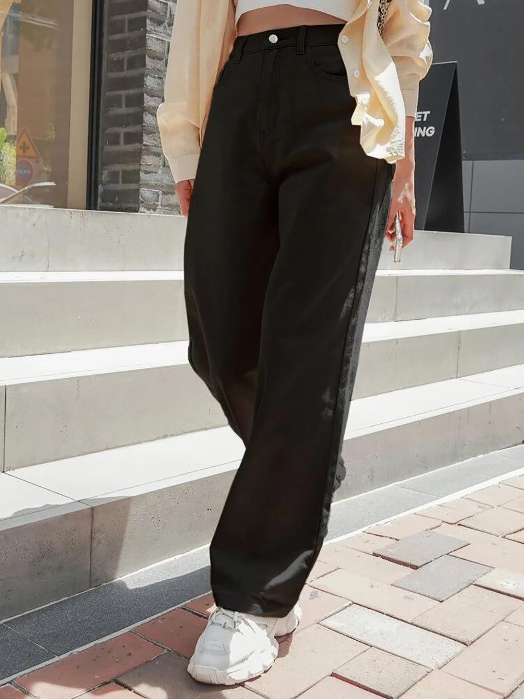 Women Straight Fit Clean Look Stretchable Jeans