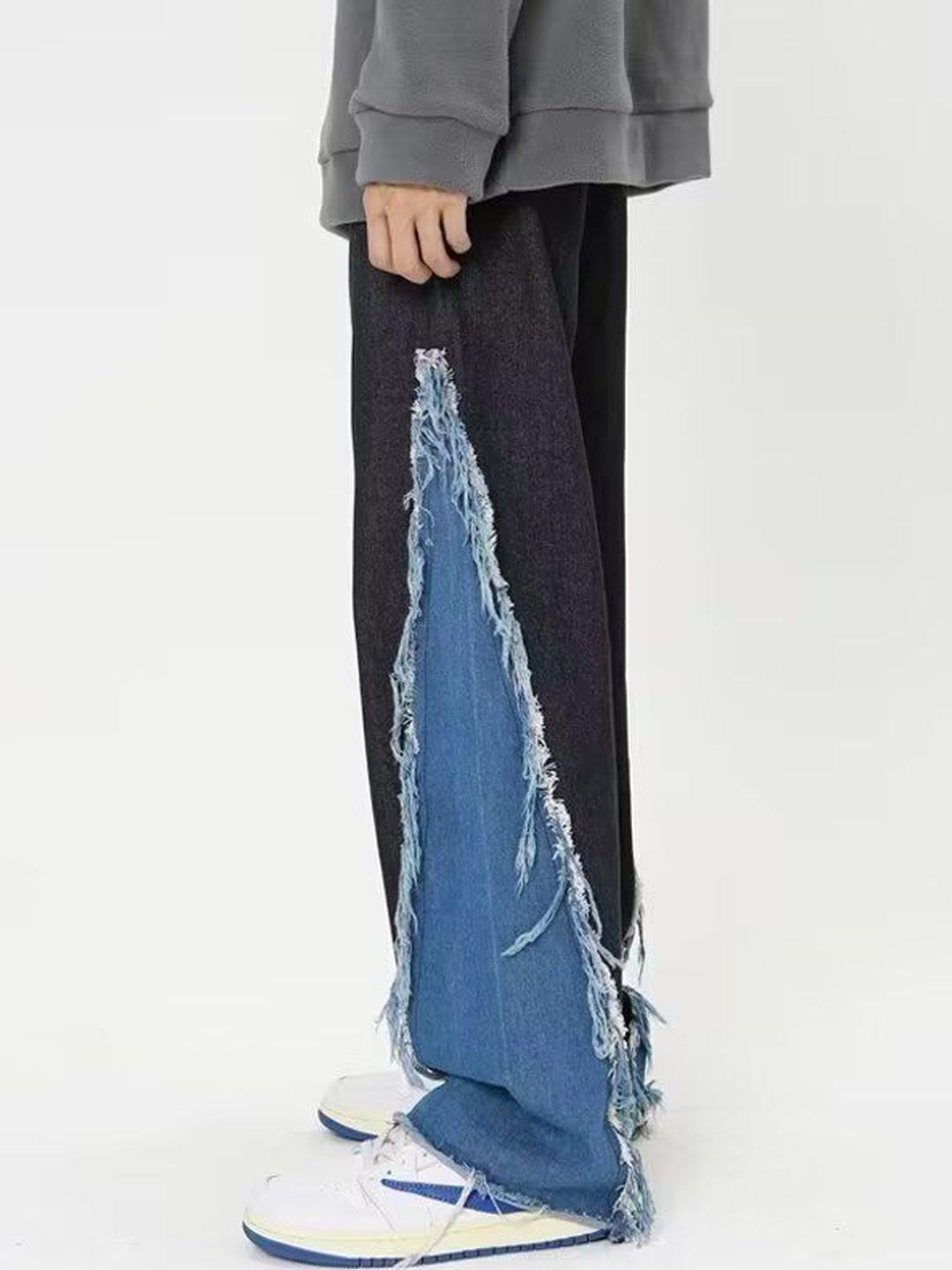Men Relaxed Fit Mid-Rise Light Fade Colourblocked Jeans