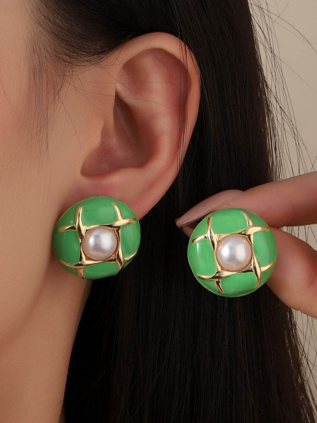 SALTY Pack of 2 Women Pearly Luxury Gold Earring