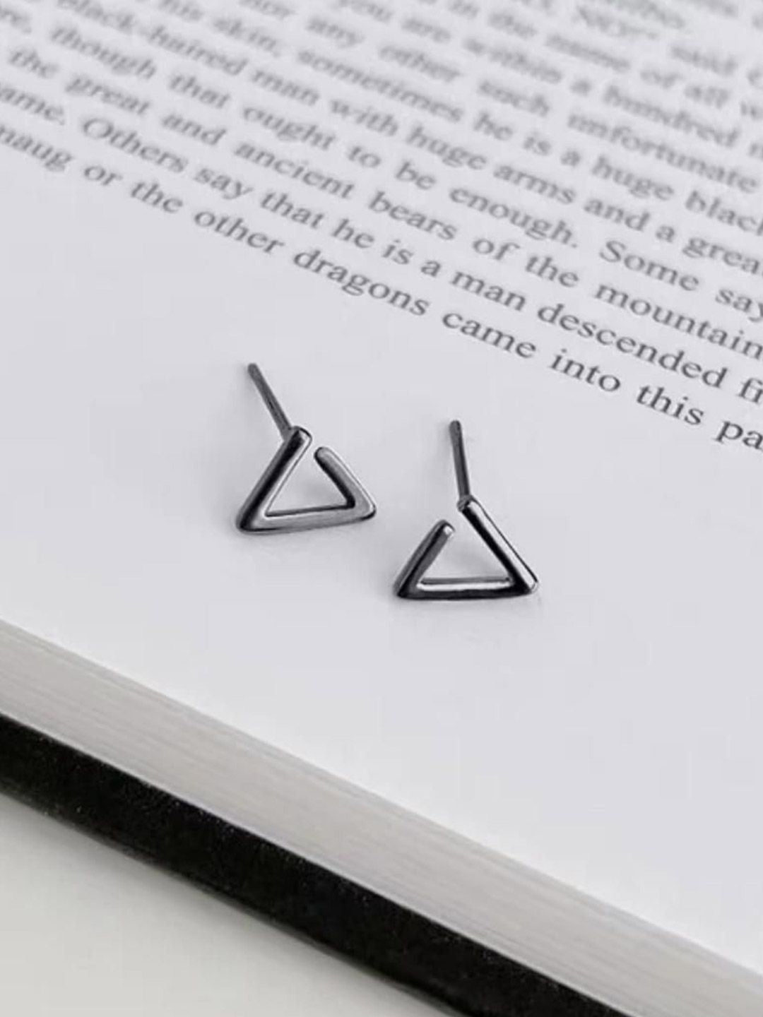SALTY Obtuse Stainless Steel Antique Triangular Shaped Studs Earrings