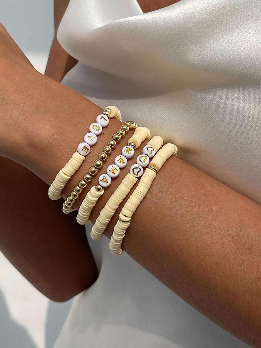 5 Pieces Gold-Plated Artificial Beaded Ceramic Elasticated Bracelet