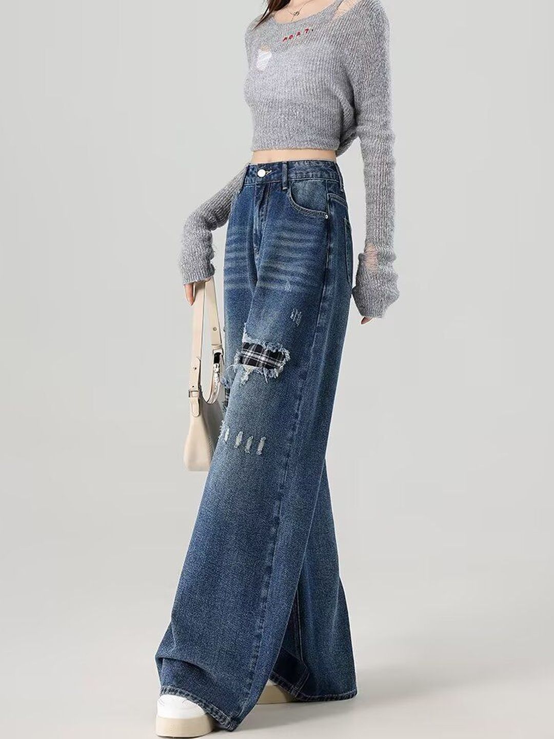 Women Flared Mid-Rise Mildly Distressed Light Fade Jeans