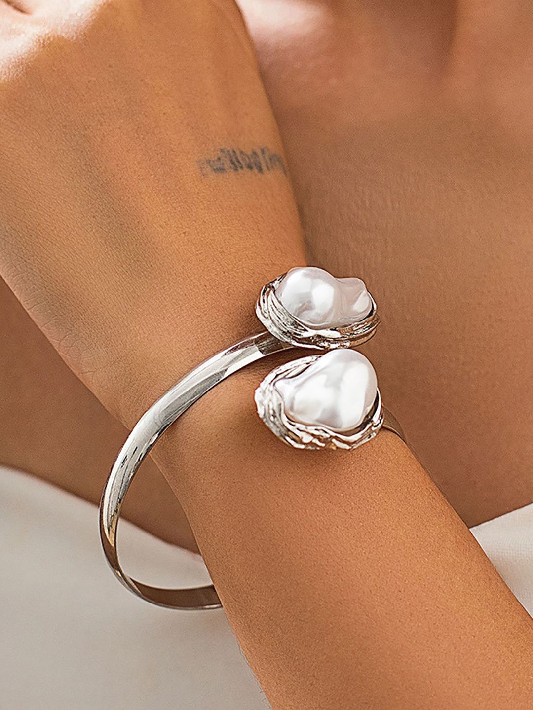 Women Pearls Handcrafted Silver-Plated Armlet Bracelet
