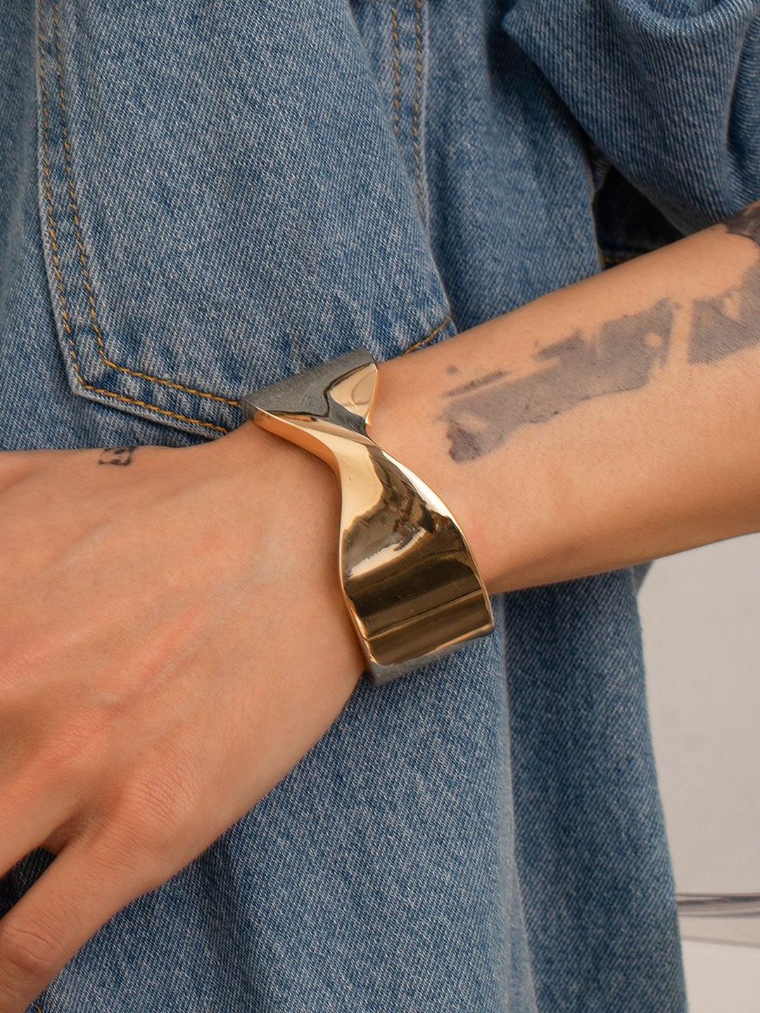 Men Gold-Plated Cuff Bracelet