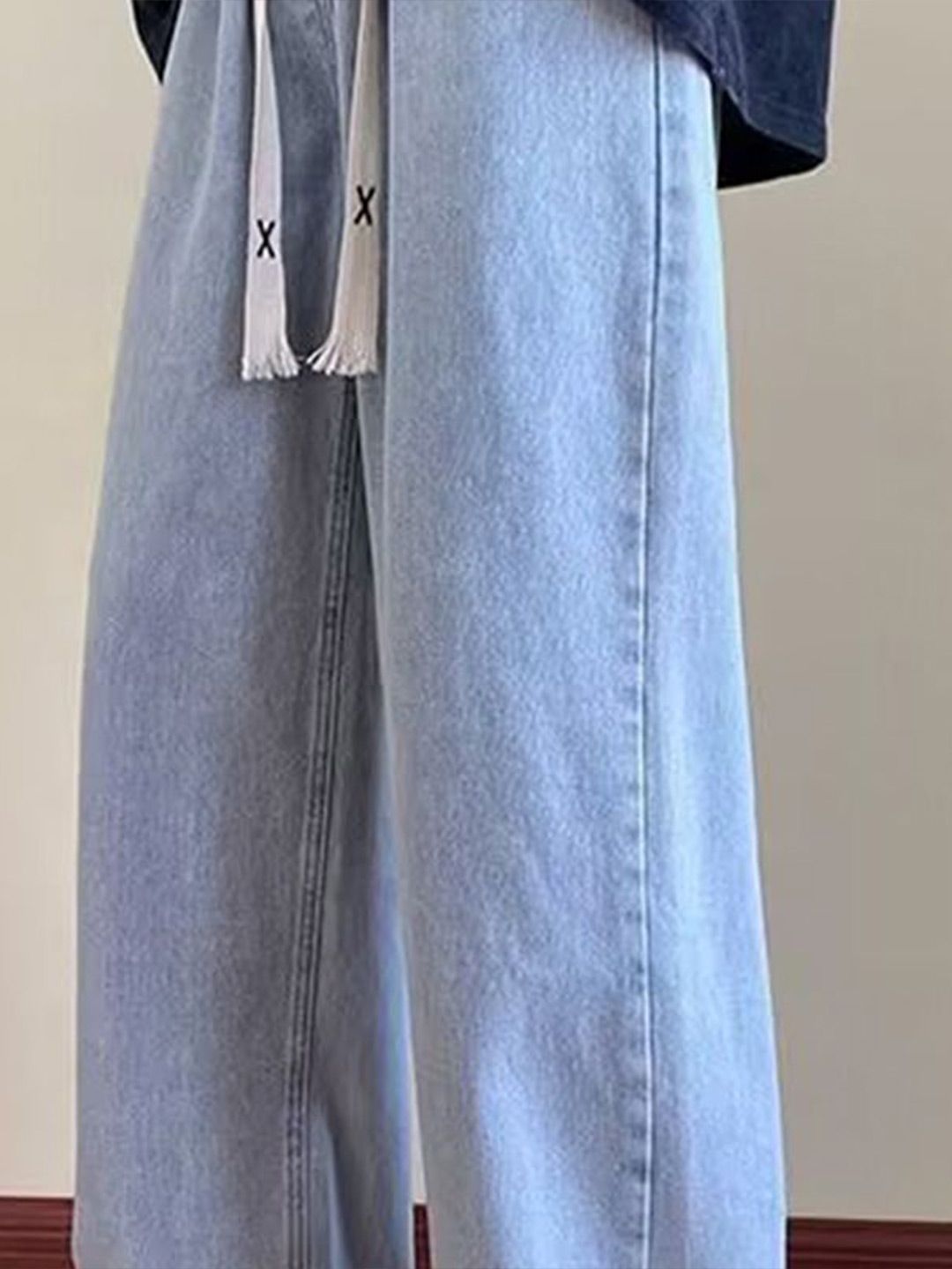 Men Wide Leg Mid-Rise Light Fade Jeans