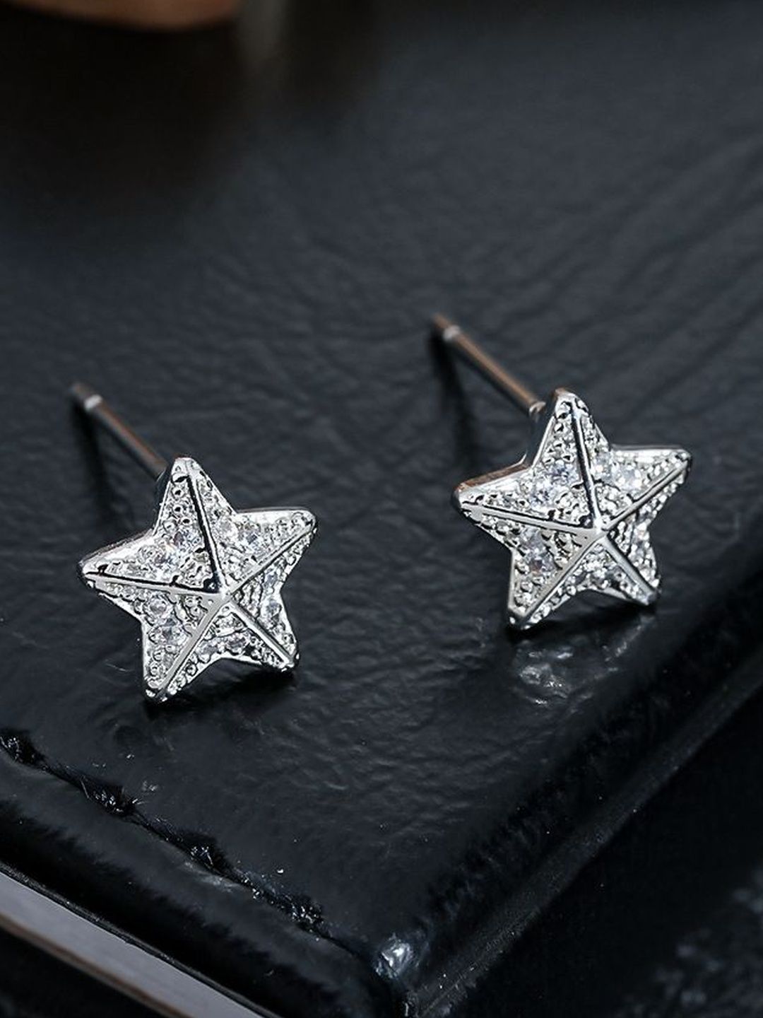 Men Silver Plated Zircon Studded Star Shaped Studs