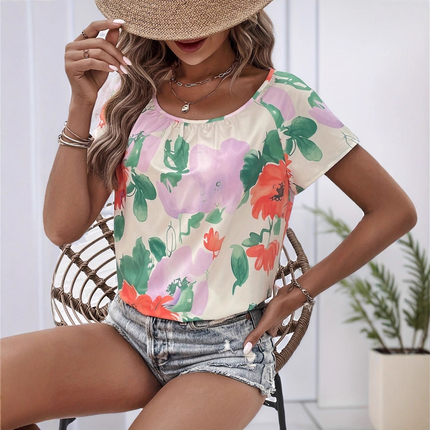 Floral Print Short-Sleeved Top with Round Neck