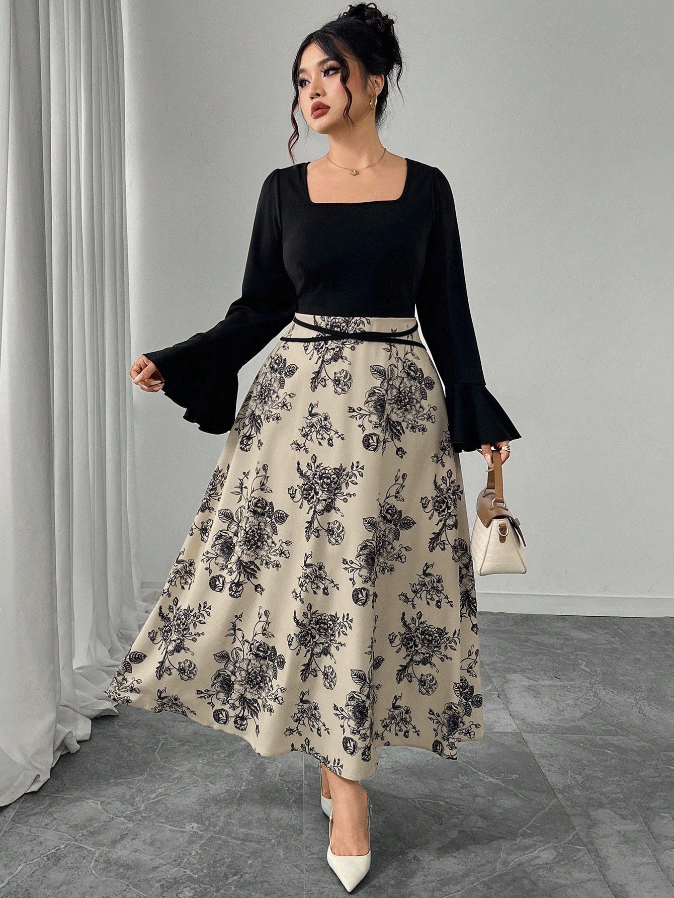 A-Line Floral Print Maxi Dress with Square Neck and Flared Sleeves