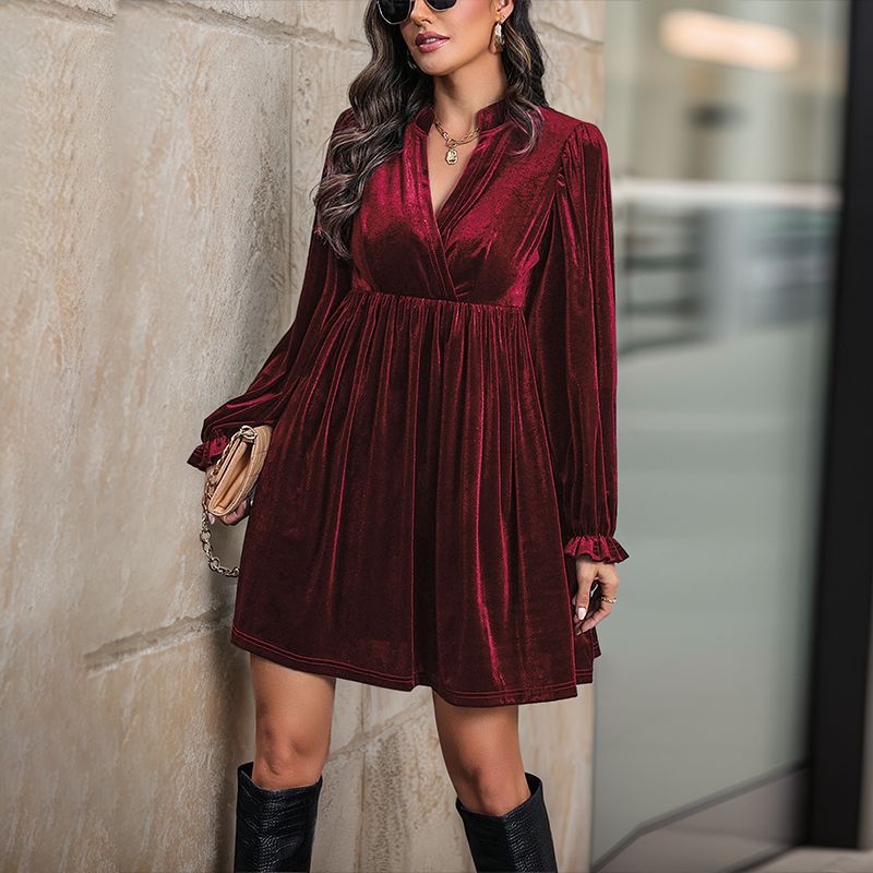 A-Line Velvet Dress with V-Neck and Lantern Sleeves