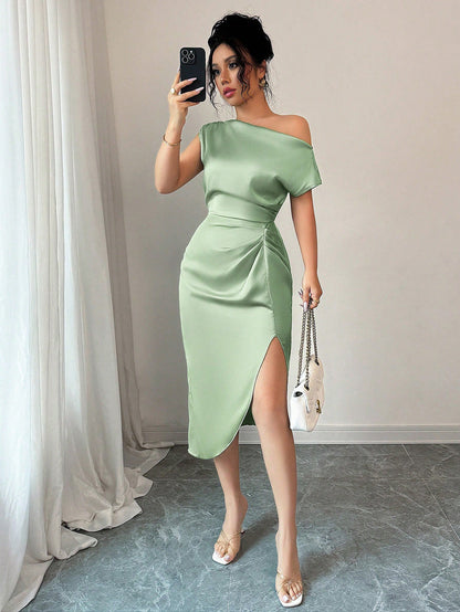 Off-Shoulder Sheath Midi Dress with Ruched Waist and Slit