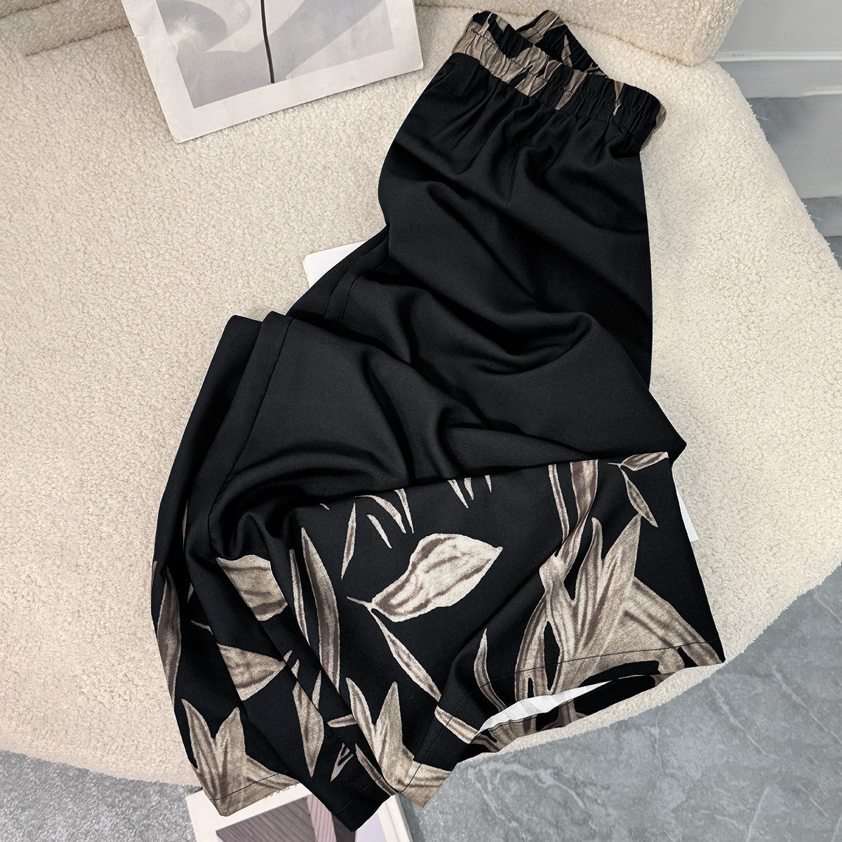 High-Waist Wide-Leg Trousers with Graphic Leaf Print