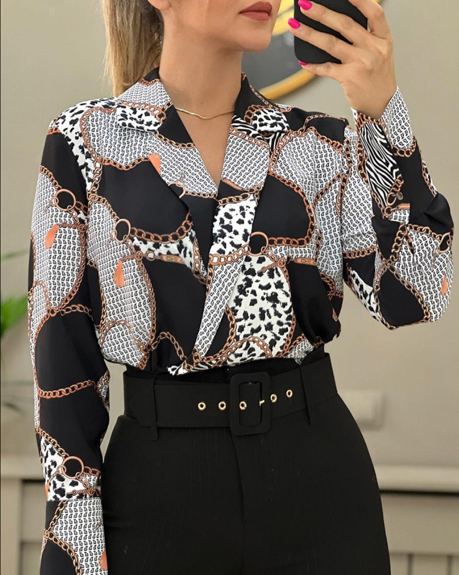 Chain Print Pullover Blouse with V-Neck and Long Sleeves