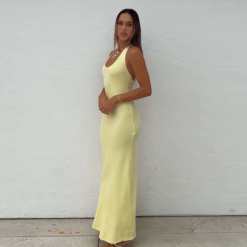 Solid Bodycon Maxi Dress with Halterneck and Scoop Neck