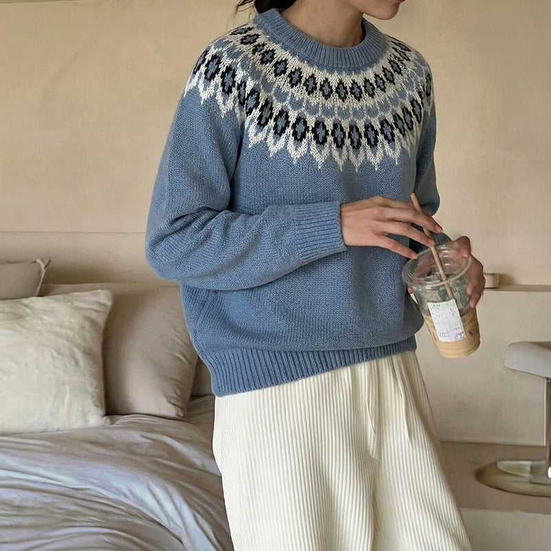 Fair Isle Pullover Sweater with Round Neck and Long Sleeves