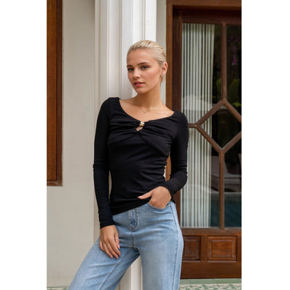 Fitted Long-Sleeve Knit Top with V-Neck and Ring Detail