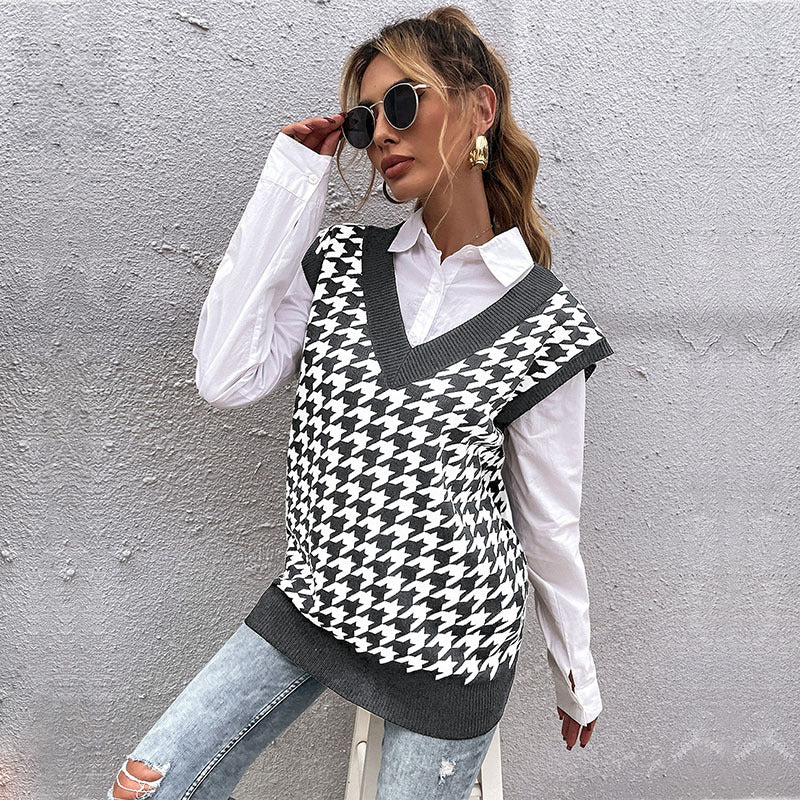 Oversized Houndstooth Knitted Vest with V-Neck