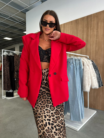 Oversized Blazer with Structured Shoulders and Lapel