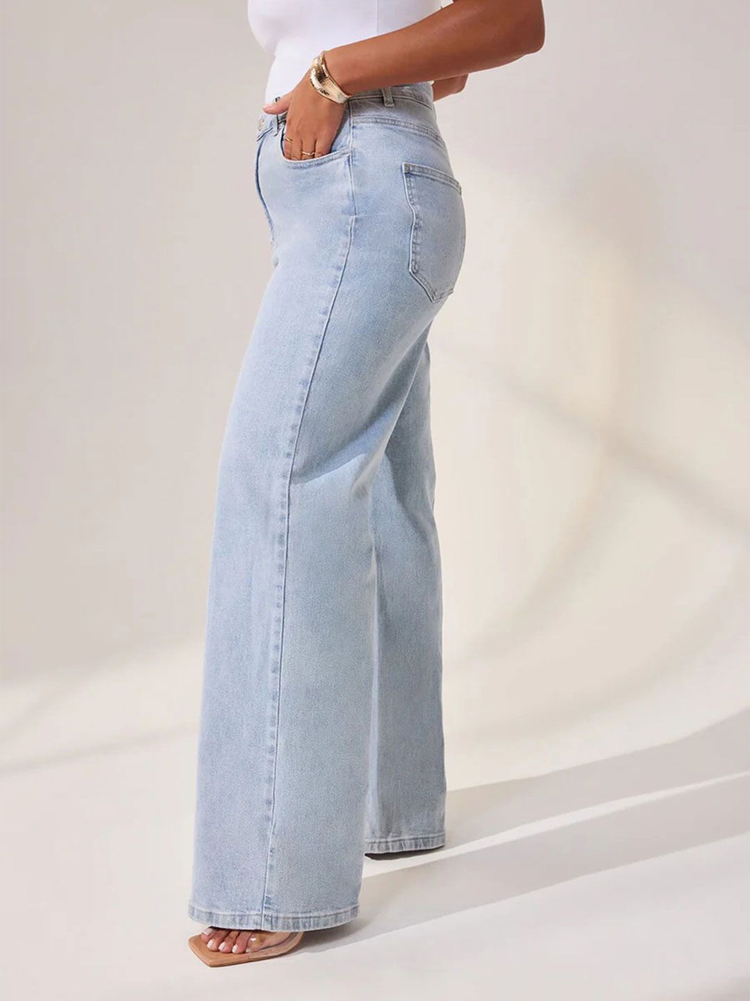 Women Wide Leg High-Rise Light Fade Stretchable Jeans