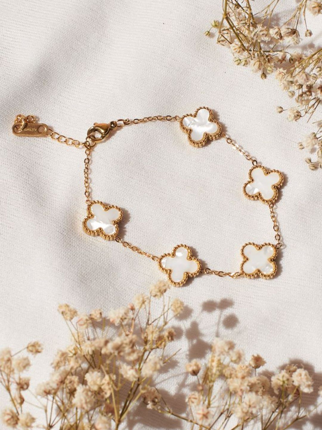 SALTY  Women & Girls Set Of 2 Bracelet - Victorian white & Lucky Irish - Bracelets