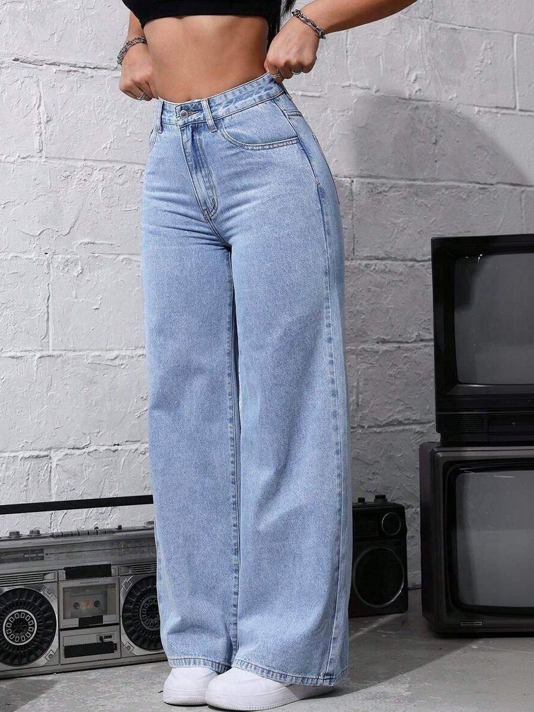 Women Classic Wide Leg High-Rise Light Fade Stretchable Jeans