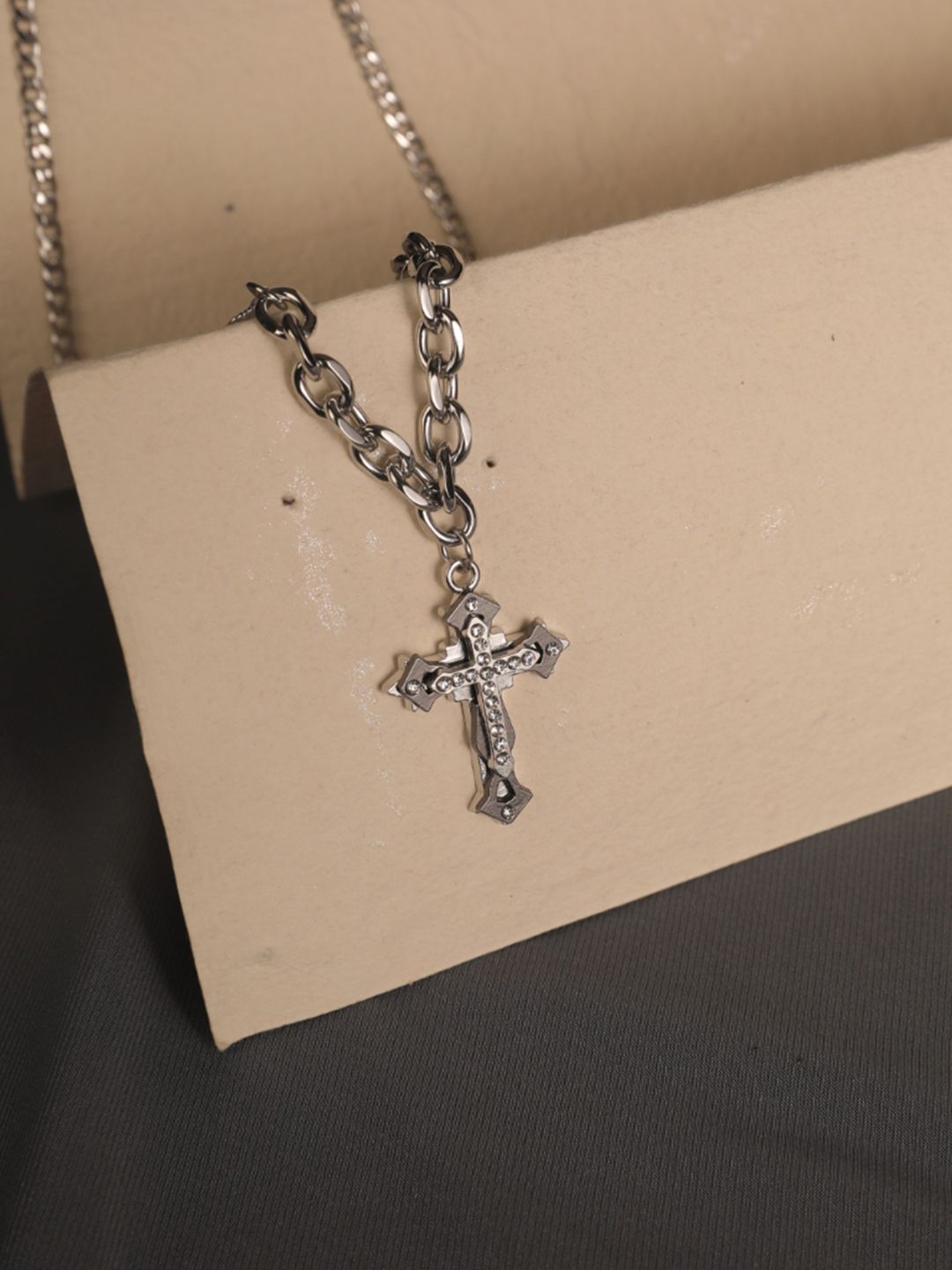 SALTY Men Silver-Plated Chain