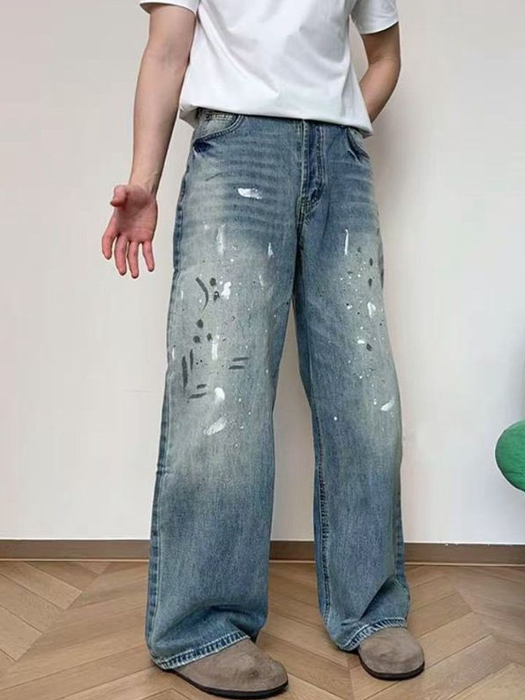 Men Wide Leg Mid-Rise Light Fade Jeans