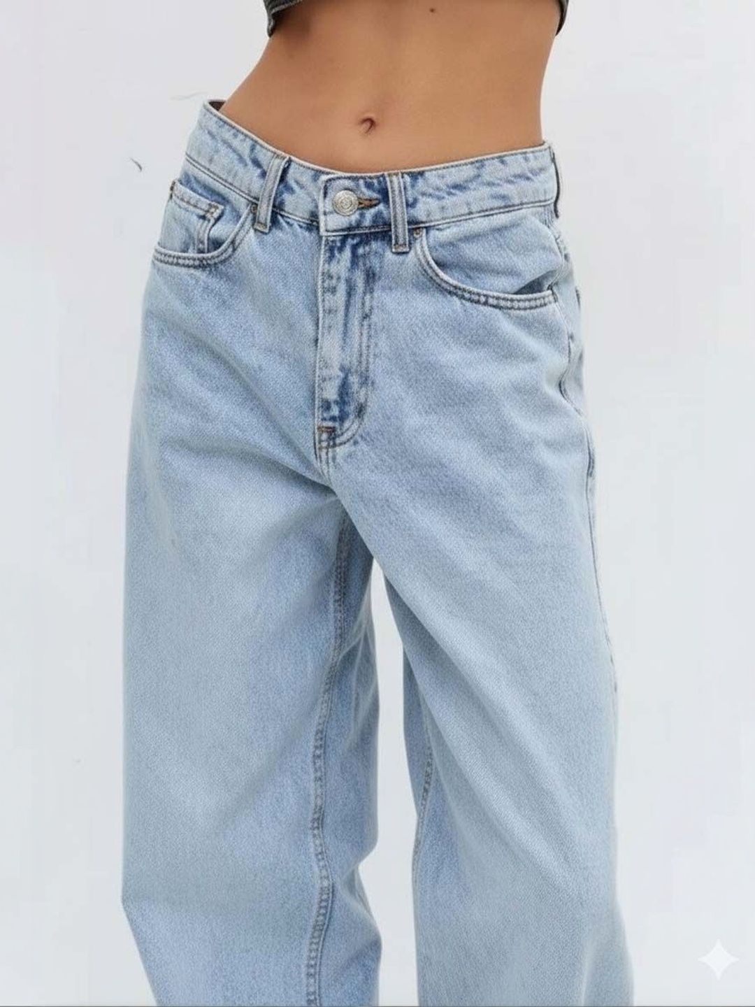 Women Relaxed Fit High-Rise Light Fade Jeans