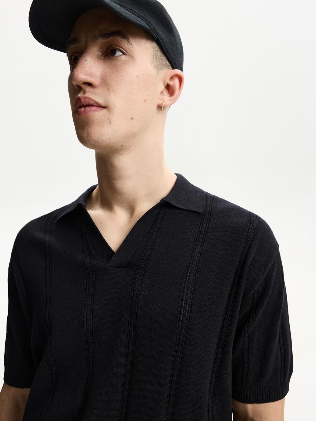 Textured short sleeve polo shirt