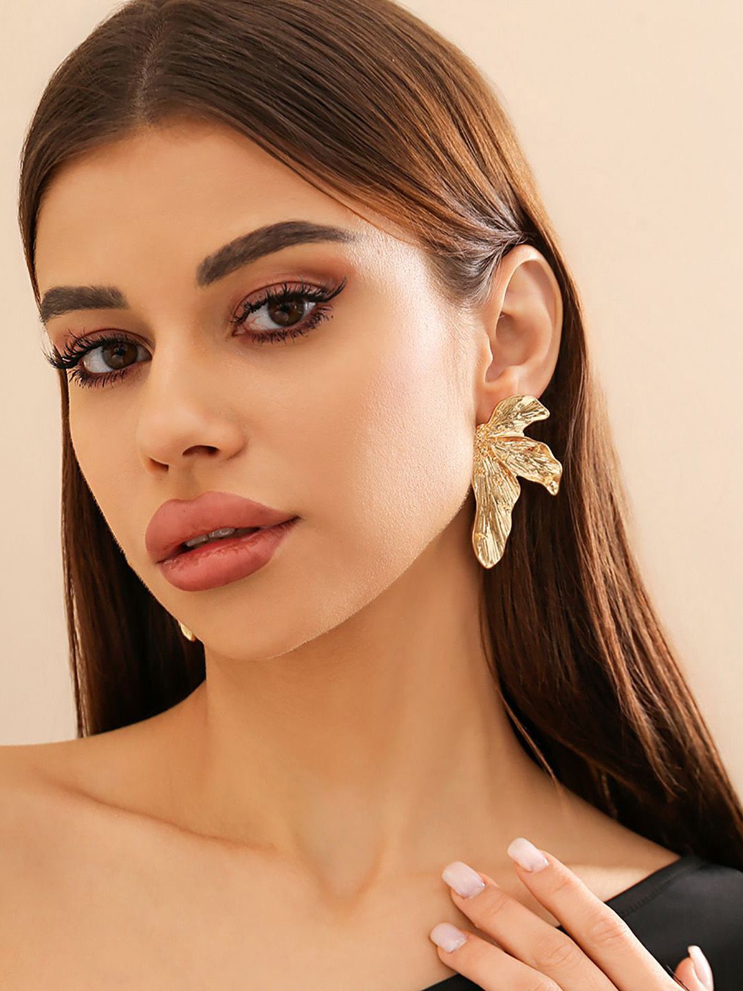 Leaf Shaped Studs Earrings