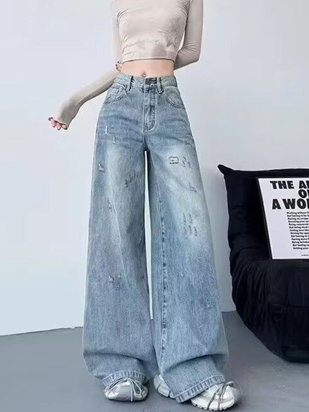 Women Wide Leg High-Rise Light Fade Jeans