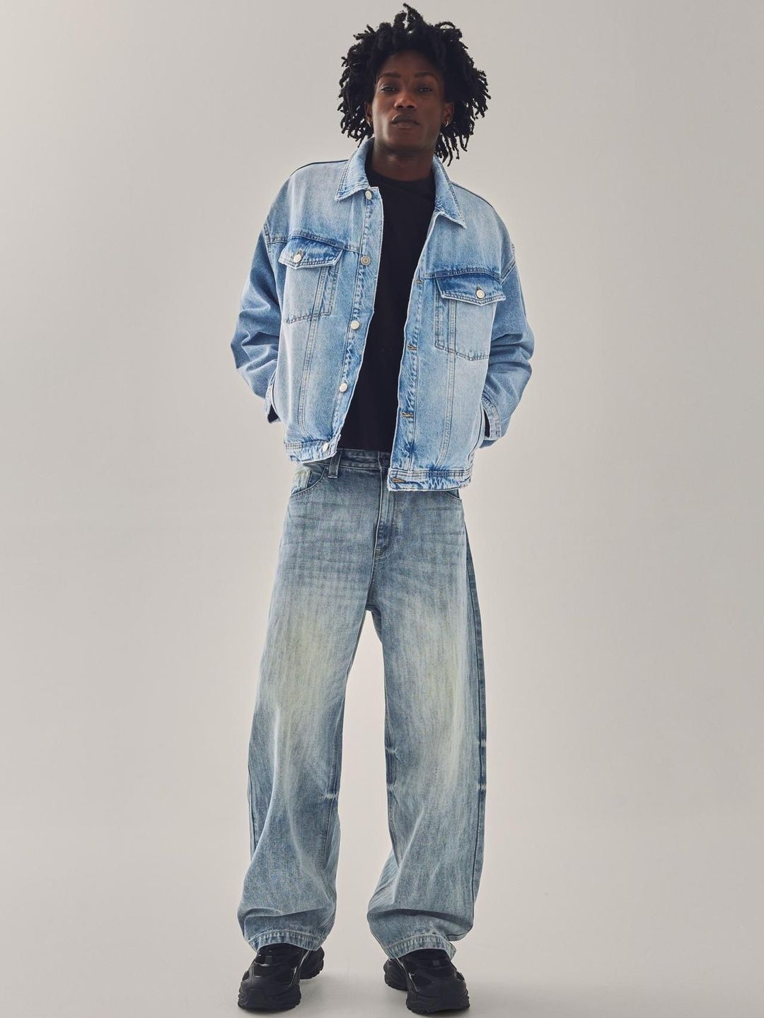 Embroidered super baggy jeans
