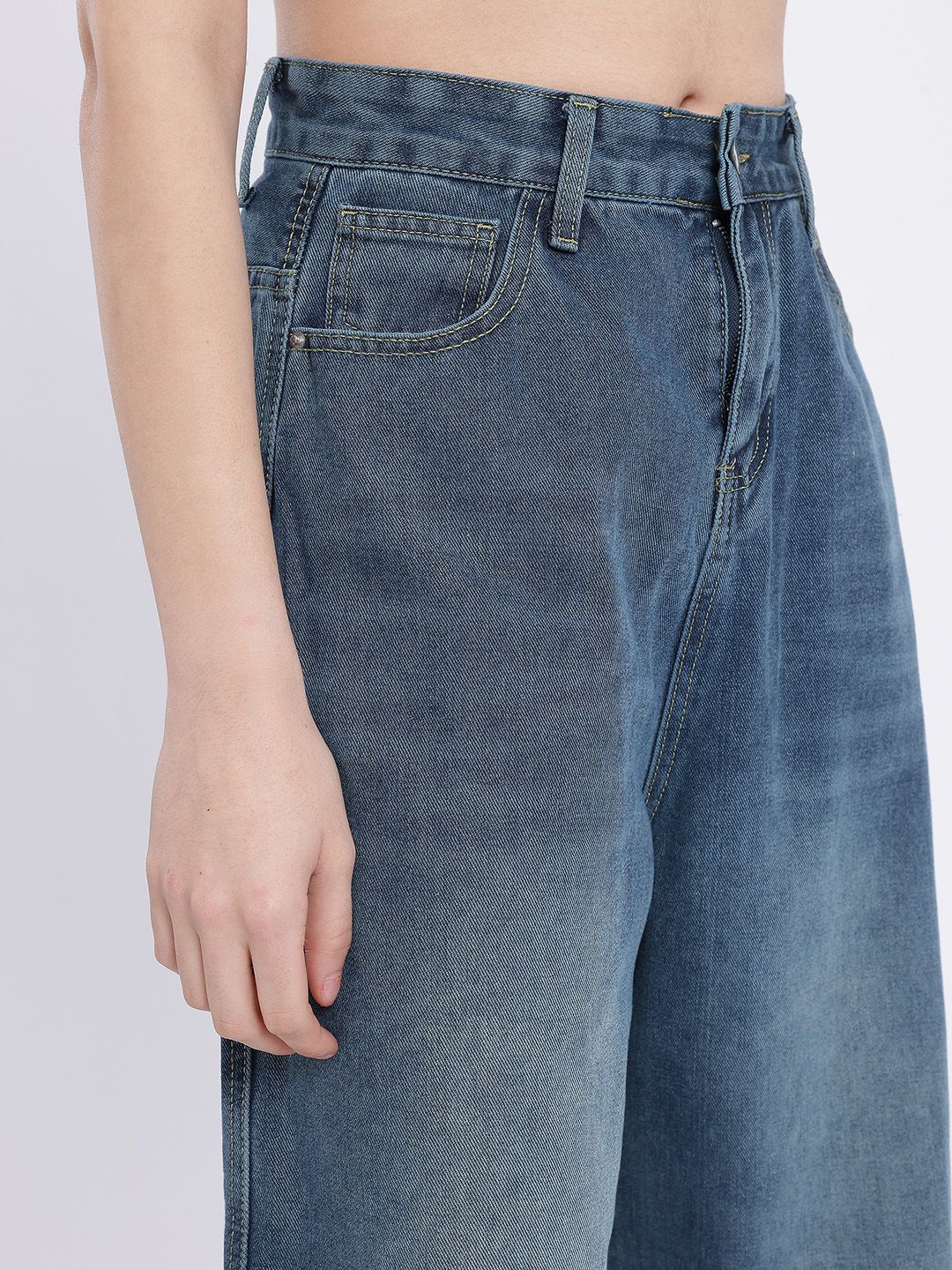 Women Mid-Rise Light Fade Flared Jeans