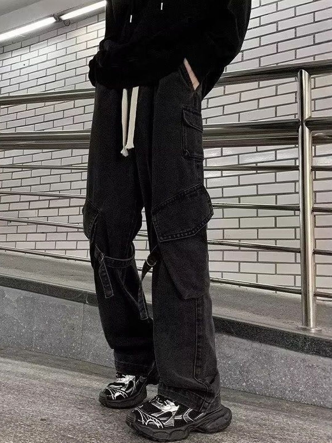 Men Relaxed Fit Mid-Rise Light Fade Jeans