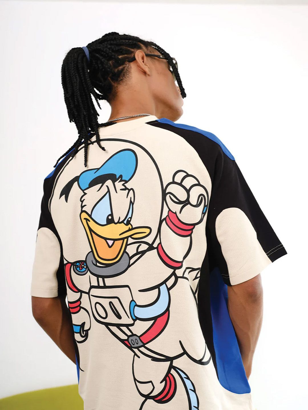 Men Donald Duck Graphic Printed Round Neck Cotton Oversized T-shirt