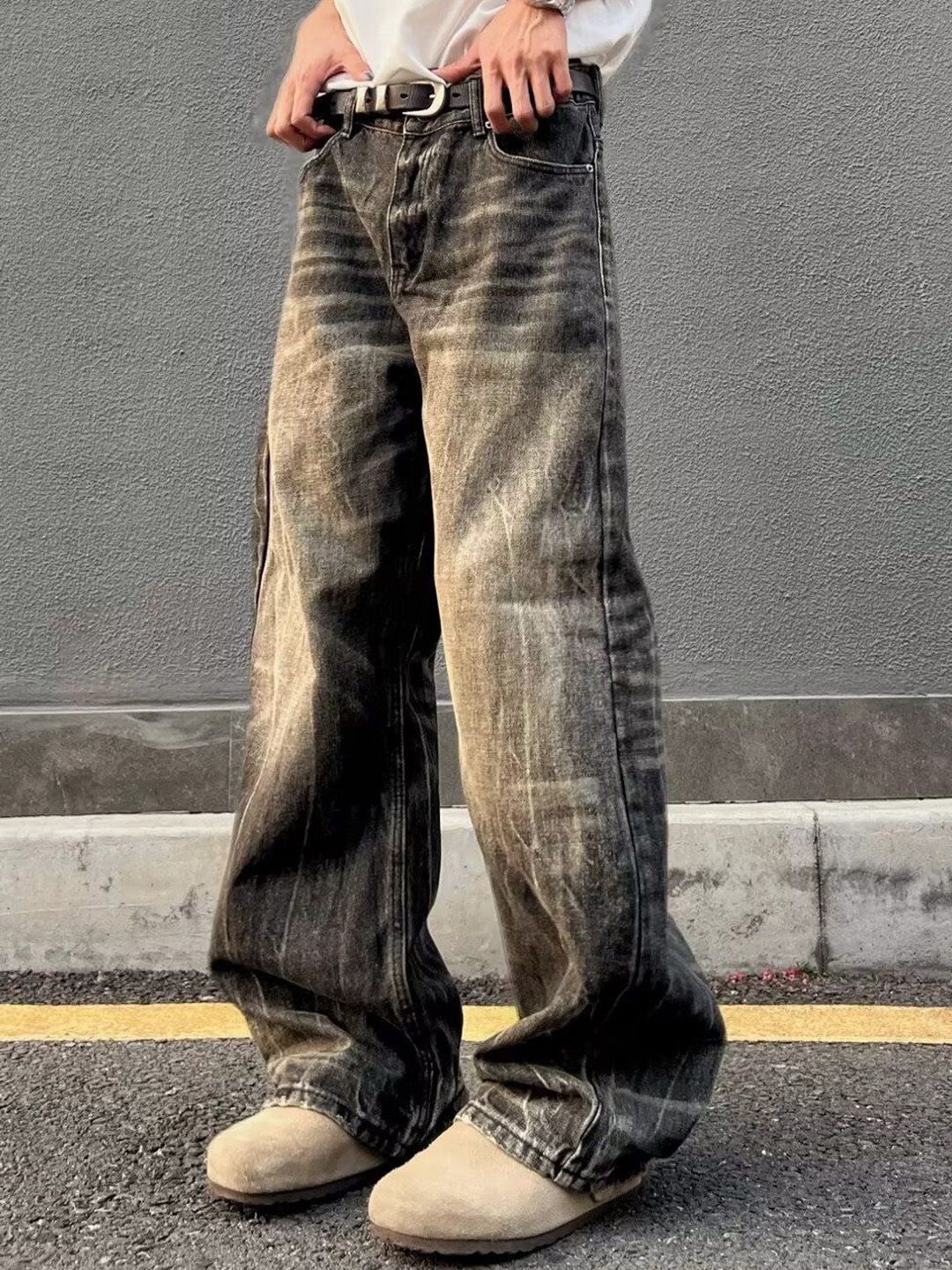 Men Baggy Mid-Rise Light Fade Jeans