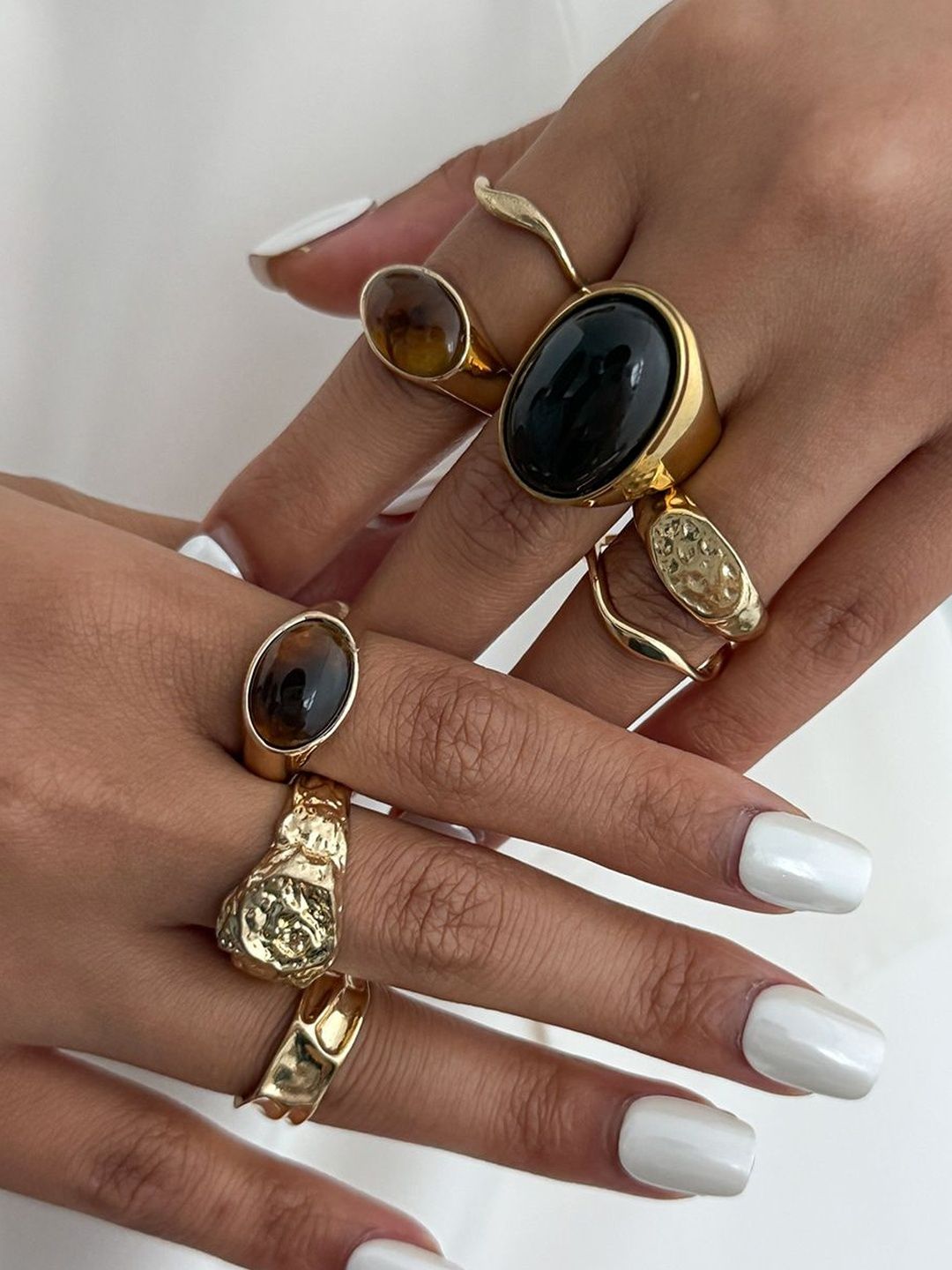 Set of 8 Gold-Plated Finger Ring