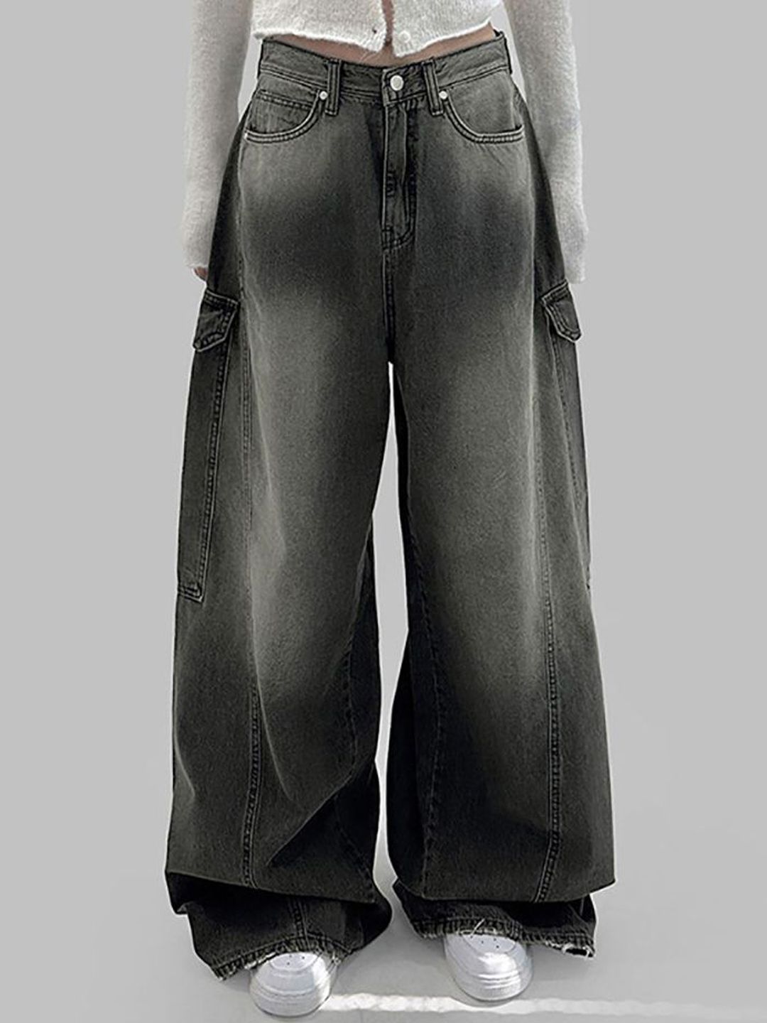Women Boyfriend Fit Medium Fade Jeans