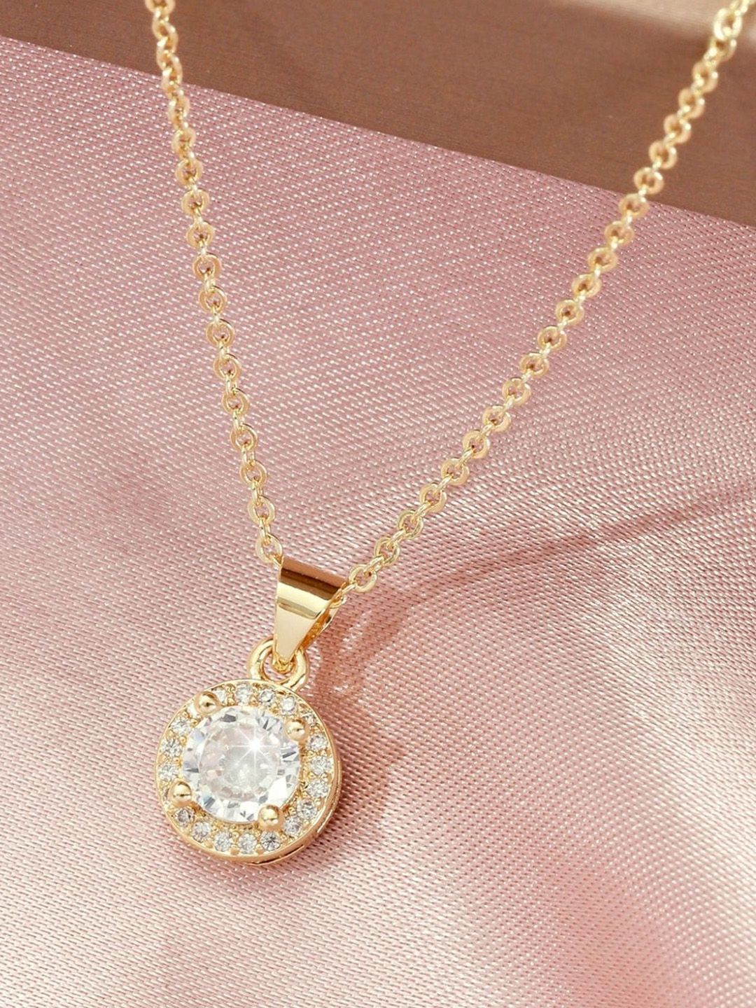 SALTY Linked Magnetic Clover & Gleam Kiss Jewellery set