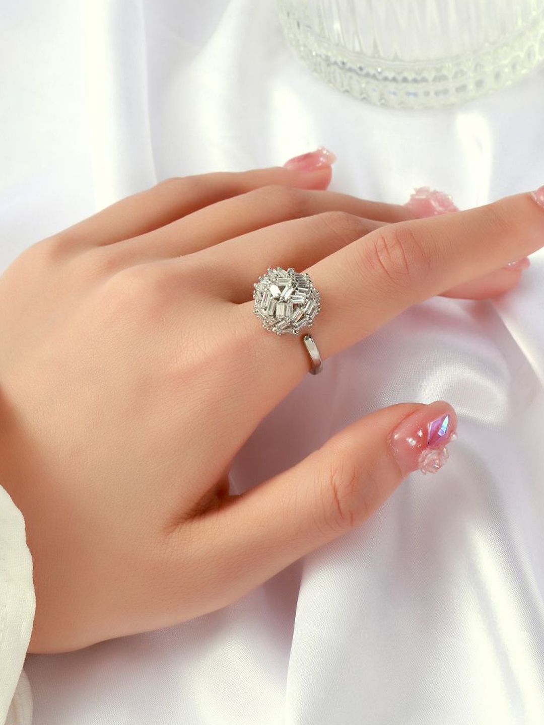 SALTY Glittering Grace Finger Ring