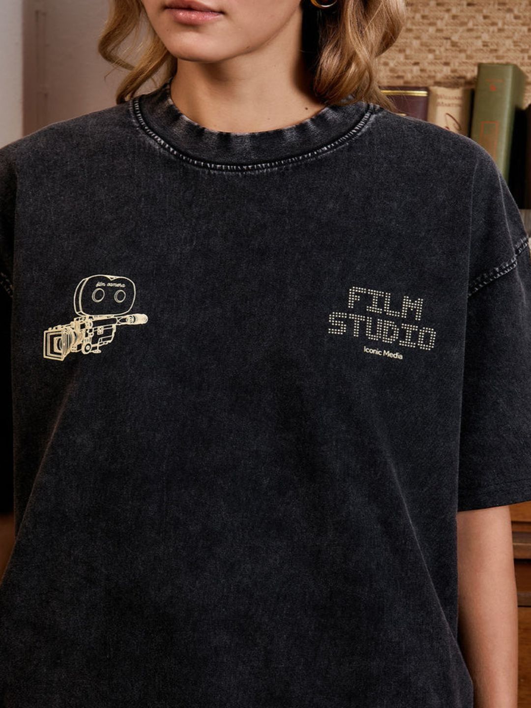 Iconic Media Oversized Graphic T-shirt