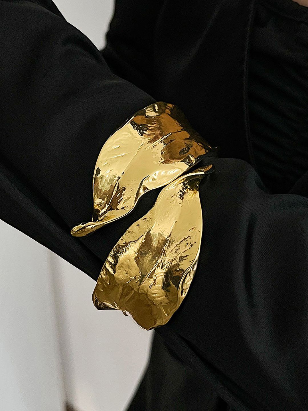 Women Antique Gold-Plated Bangle-Style Bracelet