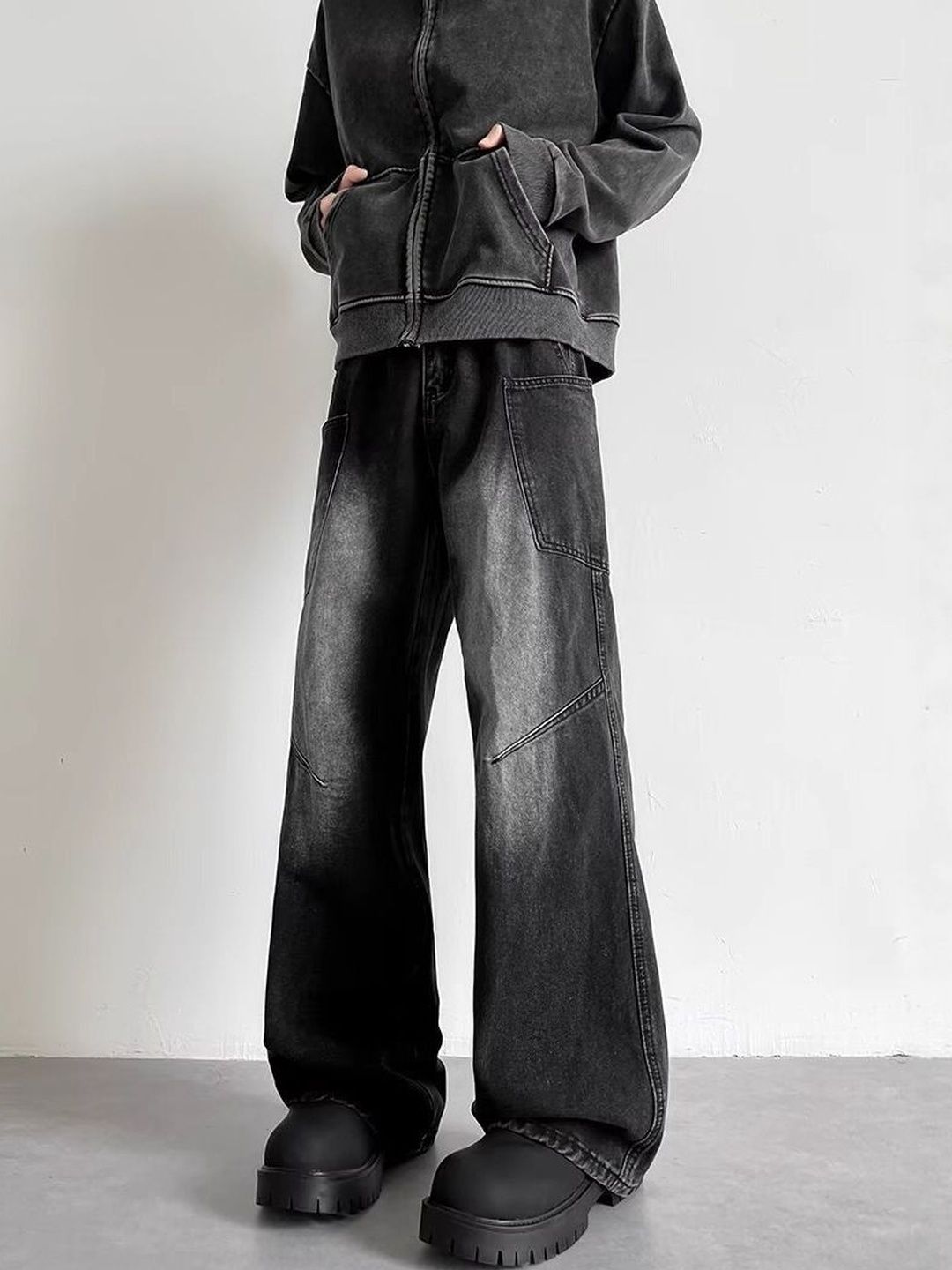 Men Wide Leg Mid-Rise Dark Jeans