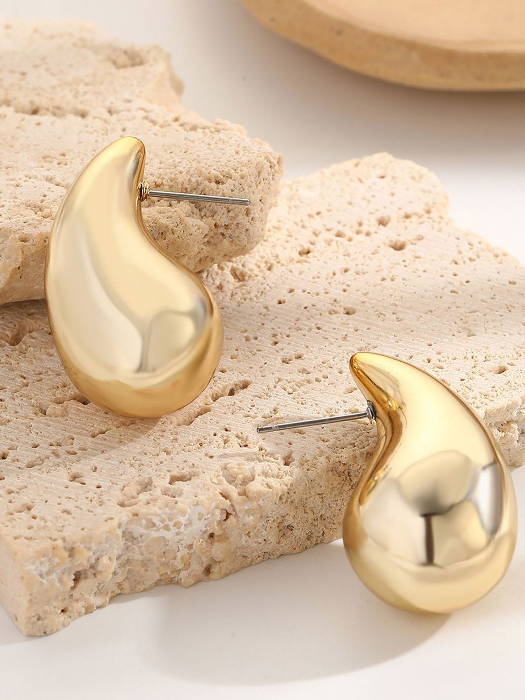Teardrop Shaped Studs Earrings
